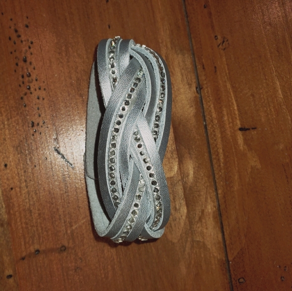 Bracelet - Picture 1 of 3